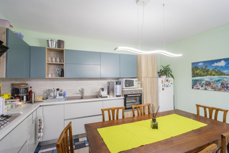 Dimentica lo stress delle scale e scopri la comodità di una casa che si sviluppa interamente su u...