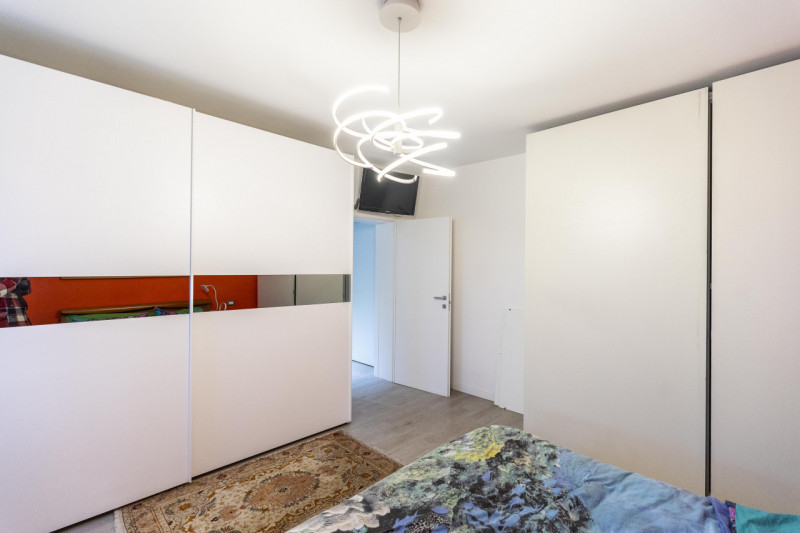 Dimentica lo stress delle scale e scopri la comodità di una casa che si sviluppa interamente su u...