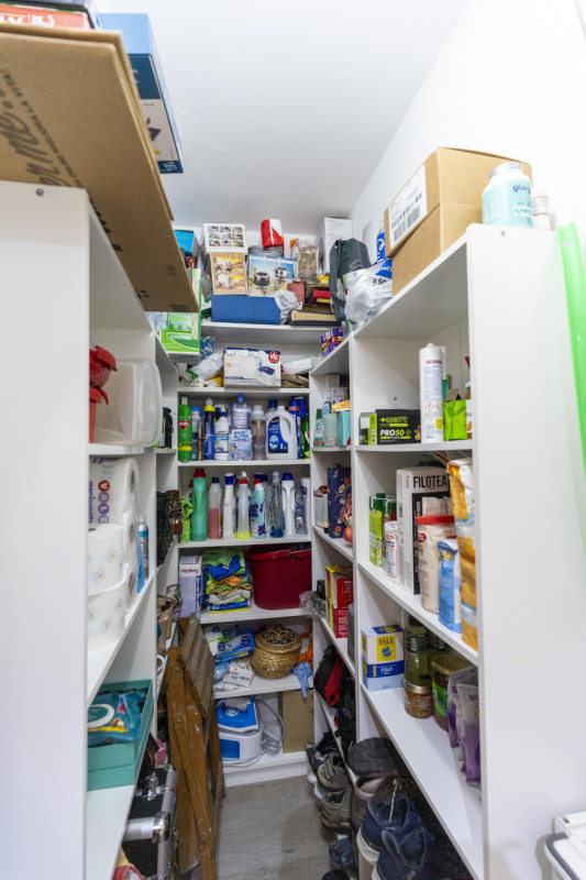 Dimentica lo stress delle scale e scopri la comodità di una casa che si sviluppa interamente su u...