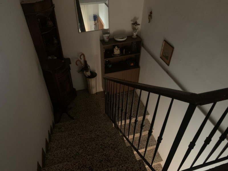 MONTA': Classe Energetica G - EPgl,nren 288,50 Kwh/mq. anno.
Porzione di casa a schiera di testa ...