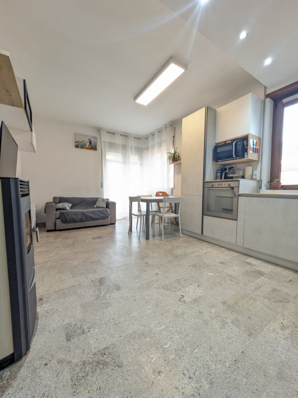 SCHIO - Magrè - Appartamento bicamere sito al piano primo ed ultimo - Euro 119.000

UNICA Immobil...