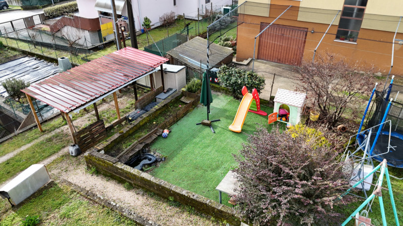 SCHIO - Magrè - Appartamento bicamere sito al piano primo ed ultimo - Euro 119.000

UNICA Immobil...