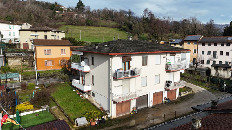 SCHIO - Magrè - Appartamento bicamere sito al piano primo ed ultimo - Euro 119.000

UNICA Immobil...