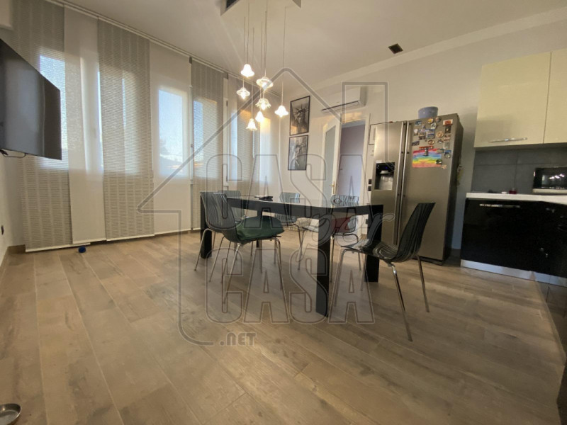 a Montegrotto Terme, in un contesto signorile, proponiamo una villa bifamiliare in orizzontale, s...