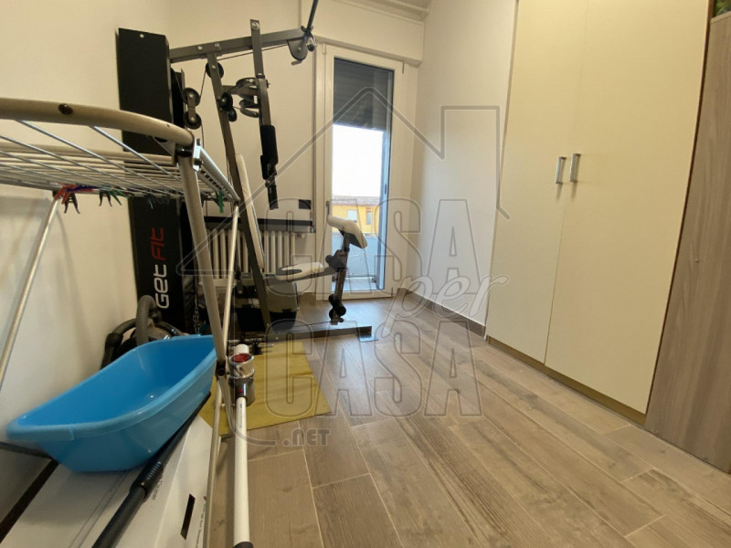 a Montegrotto Terme, in un contesto signorile, proponiamo una villa bifamiliare in orizzontale, s...