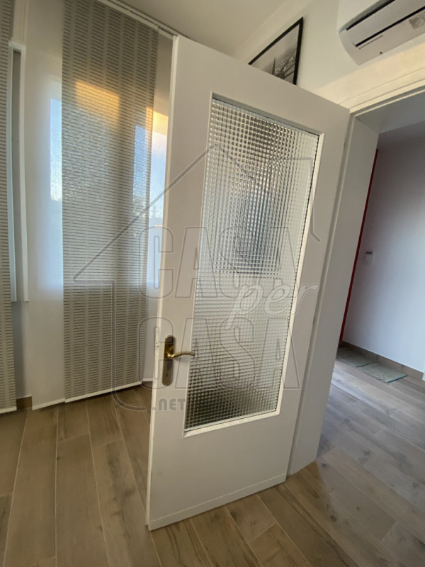 a Montegrotto Terme, in un contesto signorile, proponiamo una villa bifamiliare in orizzontale, s...