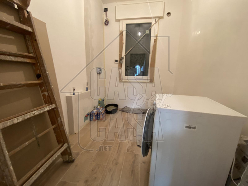 a Montegrotto Terme, in un contesto signorile, proponiamo una villa bifamiliare in orizzontale, s...