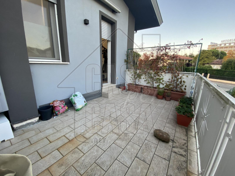 Rif. PDMONTG per info Marilena m. 327 7153302

a Montegrotto Terme, in un contesto signorile, pro...