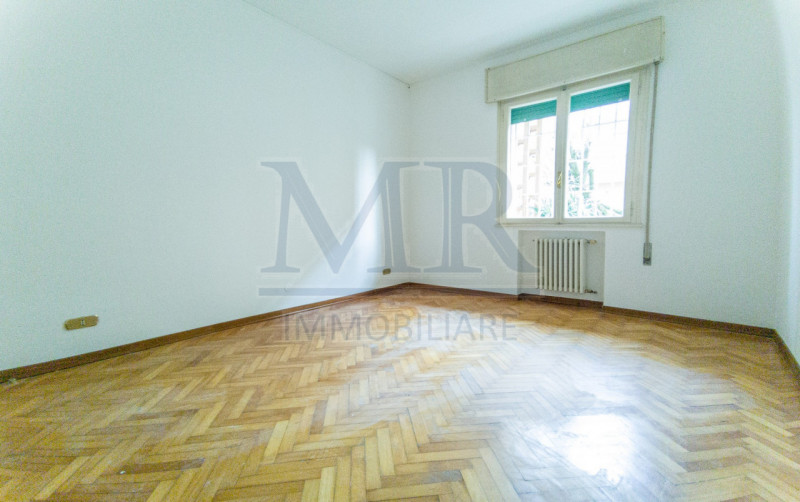 PADOVA - CITTA' GIARDINO
OTTIMO APPARTAMENTO CON SPAZI GENEROSI  - 3 CAMERE DA LETTO 

Nel cuore ...