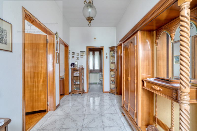 Nel centro di Saccolongo, proponiamo in vendita una rara opportunità: casa singola terratetto di ...