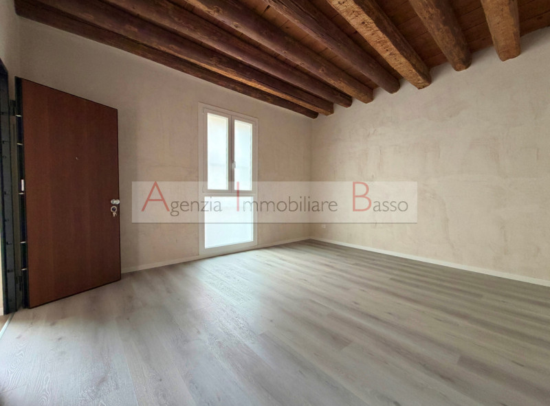 BATTAGLIA TERME - FRONTE CANALE BATTAGLIA
Nel cuore di Battaglia Terme, affacciato sul suggestivo...