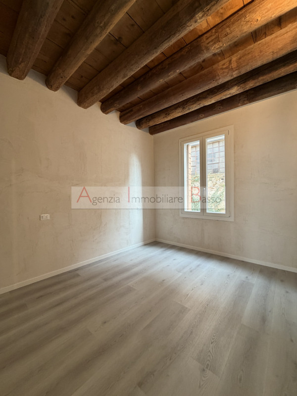 BATTAGLIA TERME - FRONTE CANALE BATTAGLIA
Nel cuore di Battaglia Terme, affacciato sul suggestivo...