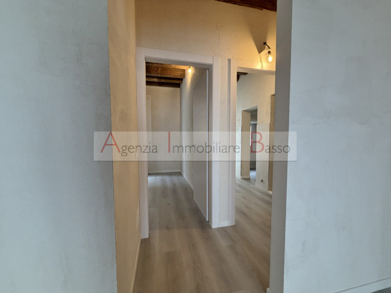 BATTAGLIA TERME - FRONTE CANALE BATTAGLIA
Nel cuore di Battaglia Terme, affacciato sul suggestivo...