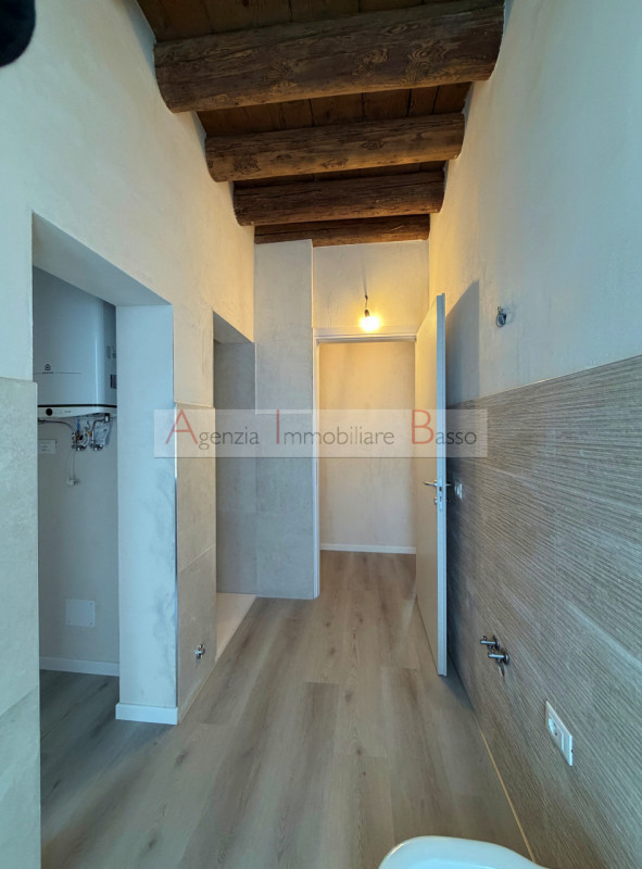 BATTAGLIA TERME - FRONTE CANALE BATTAGLIA
Nel cuore di Battaglia Terme, affacciato sul suggestivo...