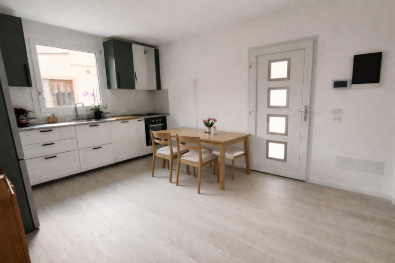 Scopri questo incantevole mini appartamento al piano terra in contesto bifamiliare con giardino e...