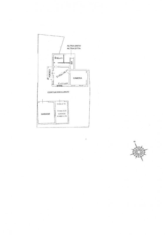 Scopri questo incantevole mini appartamento al piano terra in contesto bifamiliare con giardino e...