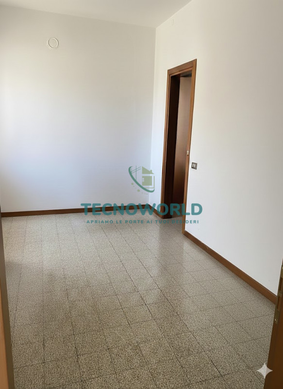 Scopri questa luminosa abitazione semindipendente situata nel cuore di Breganze, all'interno di u...