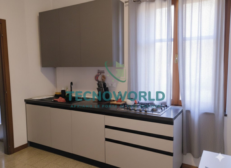 Scopri questa luminosa abitazione semindipendente situata nel cuore di Breganze, all'interno di u...