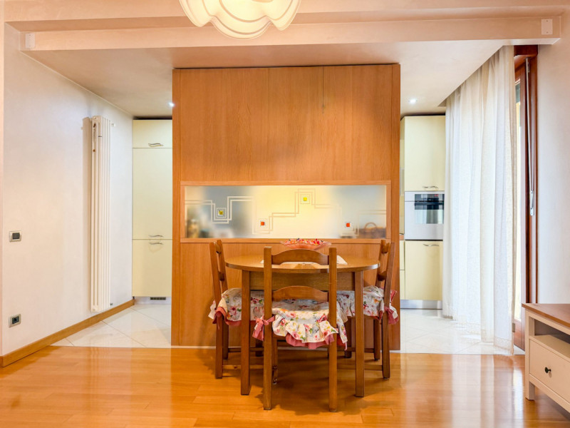 (Per INFO Cristina 3389226442) Ad ALBIGNASEGO, nel quartiere residenziale di San Tommaso, in un c...