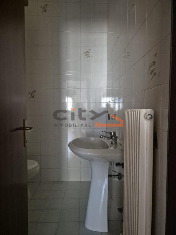 Romano d'Ezzelino - In una palazzina composta da sole 3 unità abitative, proponiamo in vendita AP...