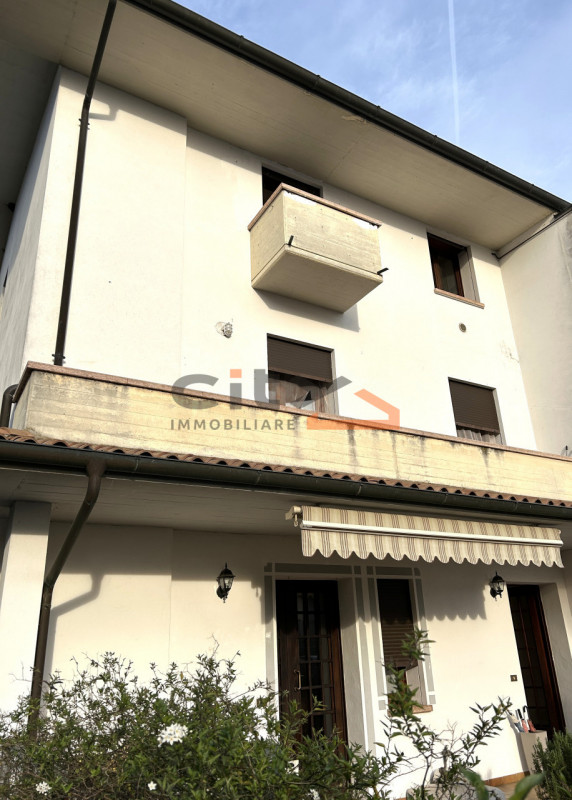 Romano d'Ezzelino - In una palazzina composta da sole 3 unità abitative, proponiamo in vendita AP...