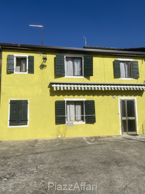 RIF. PDS410

Proponiamo in vendita casa accostata abitabile con giardino di pertinenza, sia lato ...