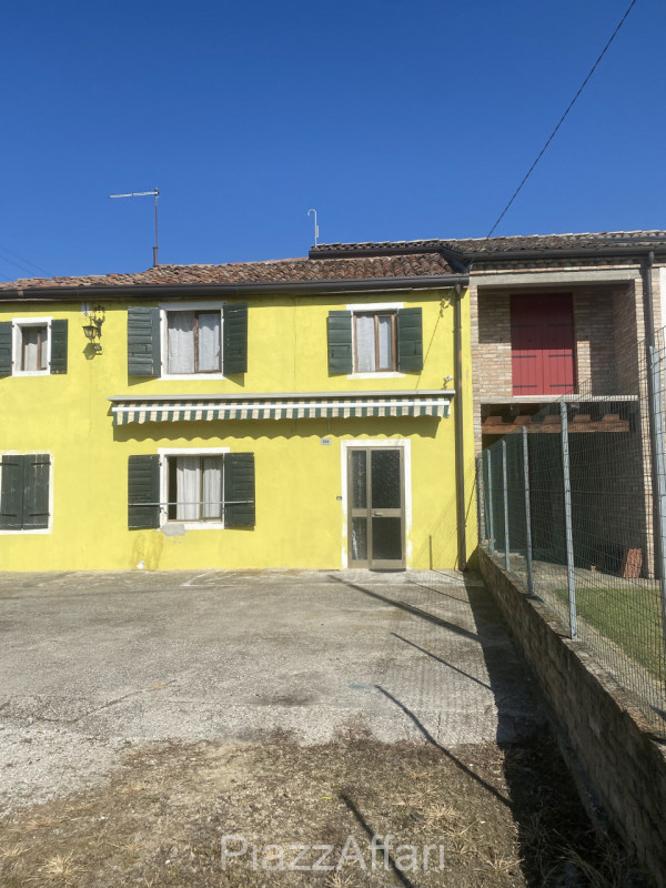 RIF. PDS410

Proponiamo in vendita casa accostata abitabile con giardino di pertinenza, sia lato ...