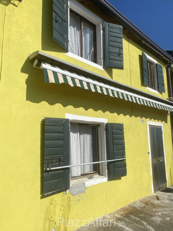 RIF. PDS410

Proponiamo in vendita casa accostata abitabile con giardino di pertinenza, sia lato ...