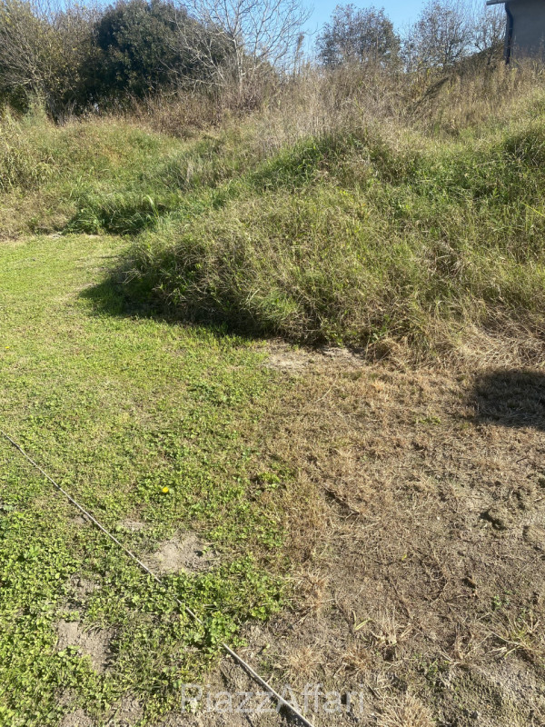 RIF. PDS410

Proponiamo in vendita casa accostata abitabile con giardino di pertinenza, sia lato ...