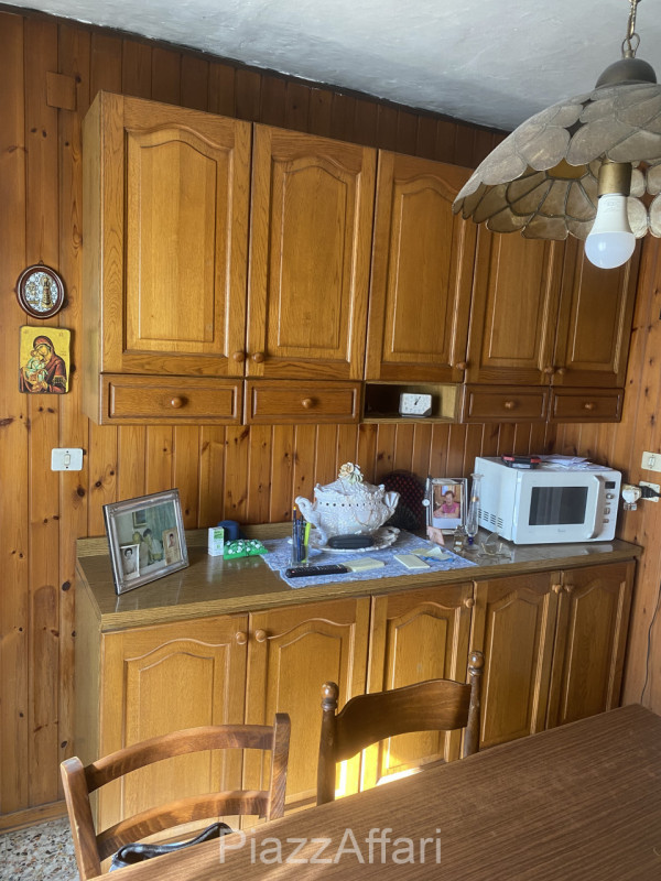 RIF. PDS410

Proponiamo in vendita casa accostata abitabile con giardino di pertinenza, sia lato ...