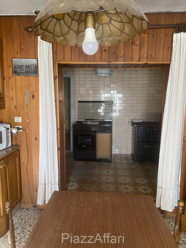 RIF. PDS410

Proponiamo in vendita casa accostata abitabile con giardino di pertinenza, sia lato ...