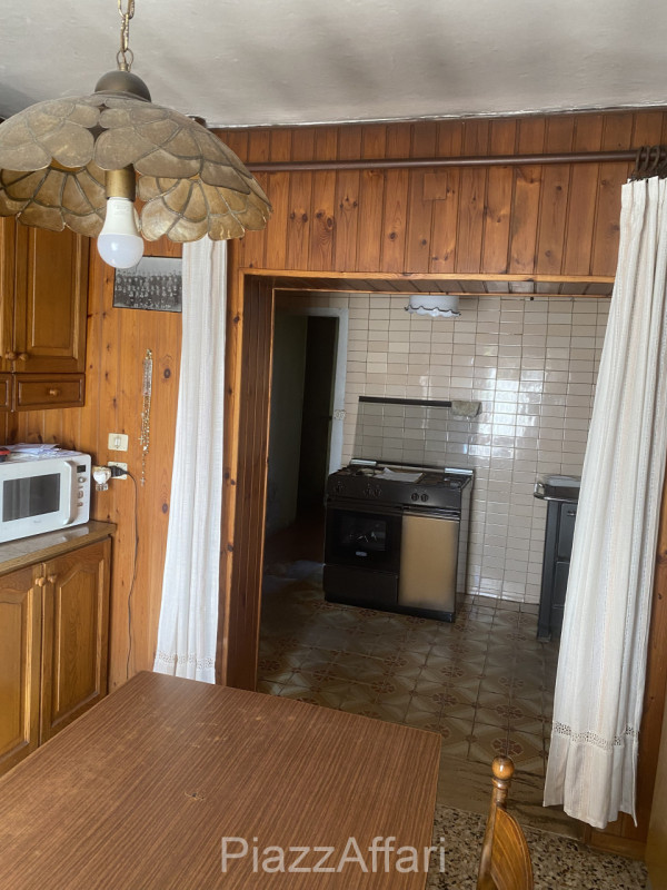 RIF. PDS410

Proponiamo in vendita casa accostata abitabile con giardino di pertinenza, sia lato ...