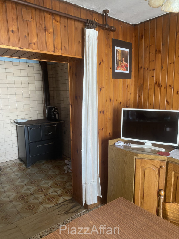 RIF. PDS410

Proponiamo in vendita casa accostata abitabile con giardino di pertinenza, sia lato ...