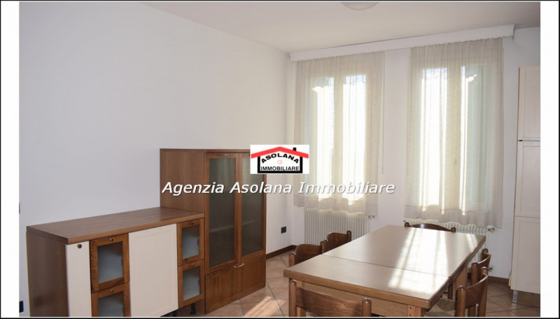 Vendesi appartamento 2 camere in comune di Fonte. L’appartamento si trova al secondo ed ultimo pi...