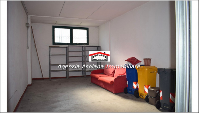 Vendesi appartamento 2 camere in comune di Fonte. L’appartamento si trova al secondo ed ultimo pi...