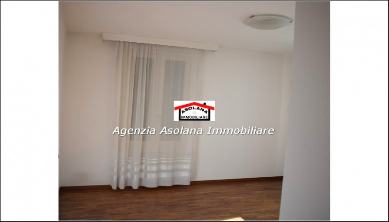 Vendesi appartamento 2 camere in comune di Fonte. L’appartamento si trova al secondo ed ultimo pi...