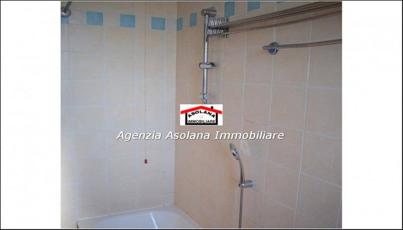 Vendesi appartamento 2 camere in comune di Fonte. L’appartamento si trova al secondo ed ultimo pi...