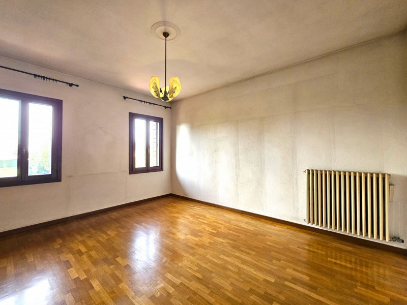 Rif. SAPS175 
Proponiamo in esclusiva una casa singola a Sant’Angelo di Piove di Sacco.
Questa so...