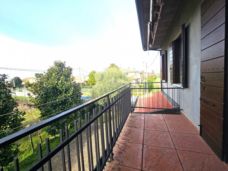 Rif. SAPS175 
Proponiamo in esclusiva una casa singola a Sant’Angelo di Piove di Sacco.
Questa so...