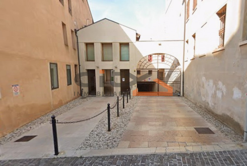 Bassano del Grappa – Centro Storico
Affittasi posto auto automatizzato
In pieno centro storico di...