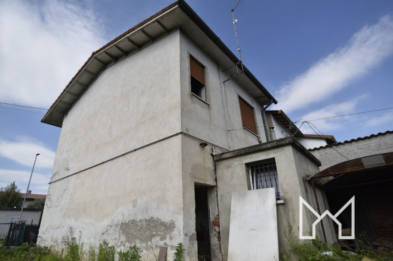 ROSSANO VENETO- Nel cuore di Rossano Veneto, in posizione centrale a poche centinaia di metri dal...