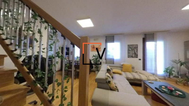 V402 - Proponiamo in vendita esclusiva appartamento duplex di circa 140mq calpestabili completame...