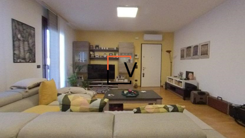 V402 - Proponiamo in vendita esclusiva appartamento duplex di circa 140mq calpestabili completame...