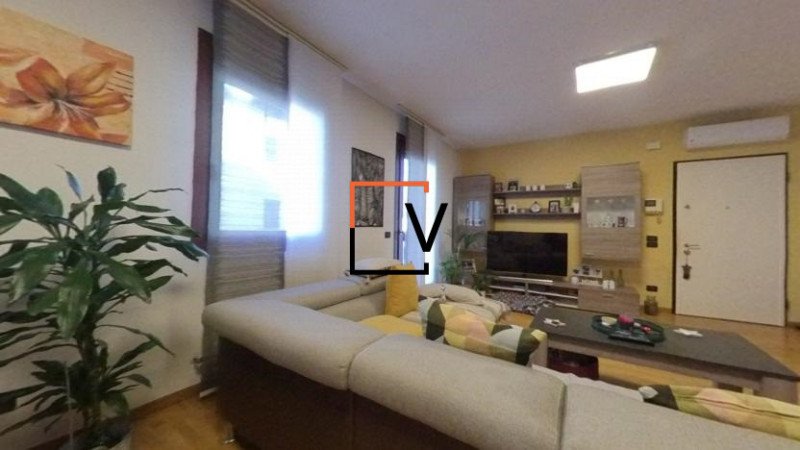 V402 - Proponiamo in vendita esclusiva appartamento duplex di circa 140mq calpestabili completame...