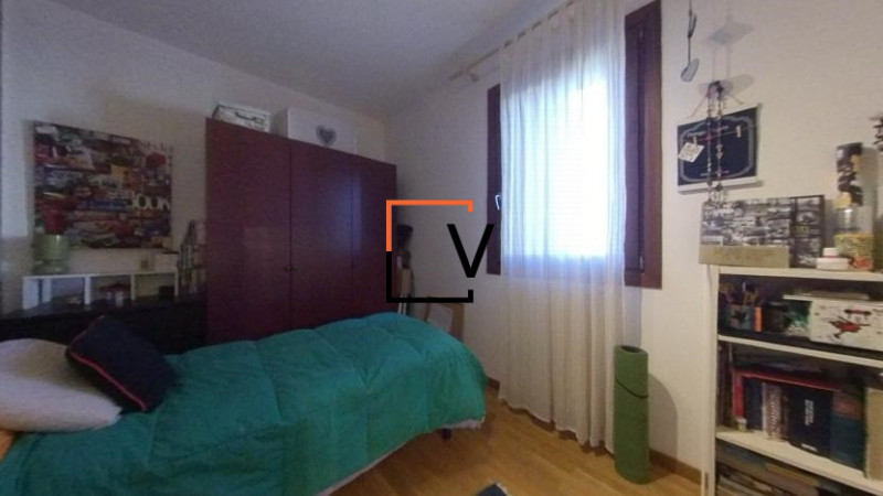 V402 - Proponiamo in vendita esclusiva appartamento duplex di circa 140mq calpestabili completame...