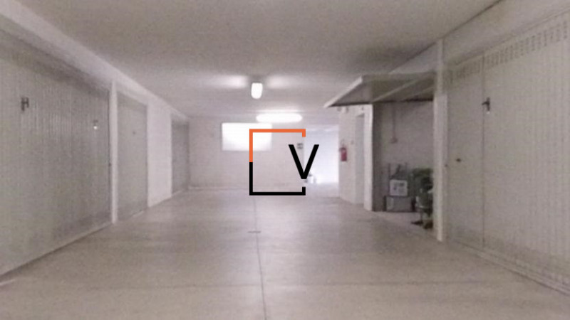 V413 - Proponiamo in vendita, in un contesto residenziale estremamente tranquillo, immerso nel ve...