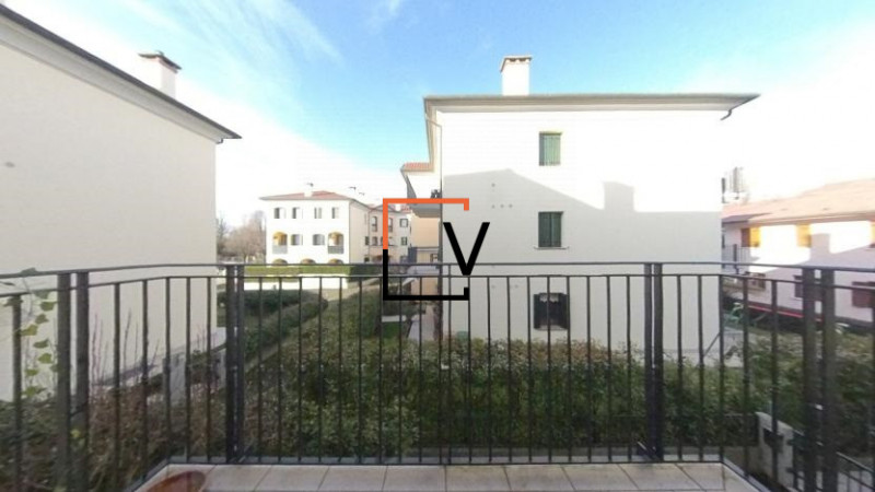 V402 - Proponiamo in vendita esclusiva appartamento duplex di circa 140mq calpestabili completame...