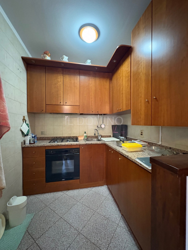 Appartamento libero da subito, situato al piano 1° e piano Terra di una bella palazzina di poche ...