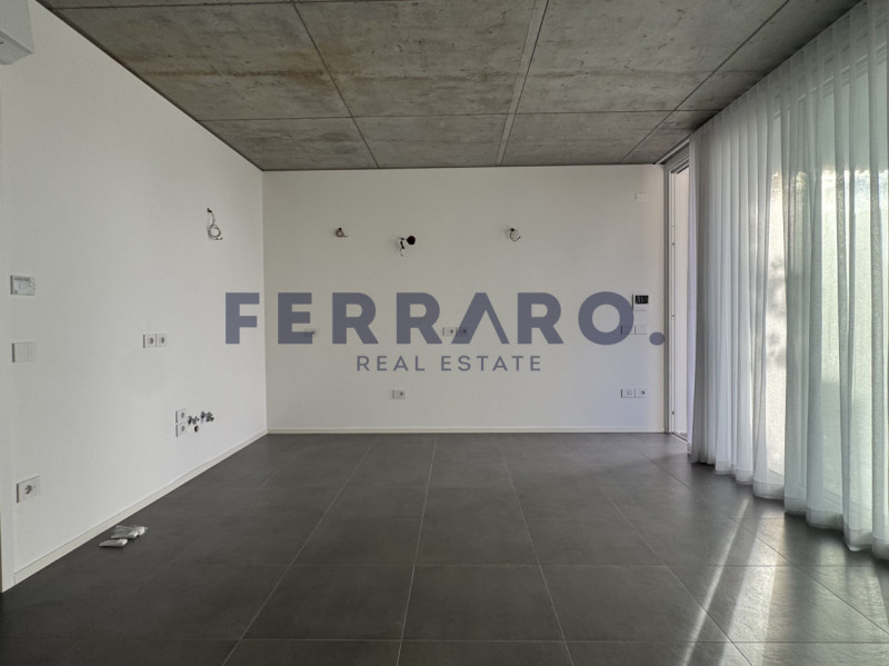 Jesolo Lido. Codice AV27. Scopri questo affascinante appartamento al piano terra con giardino lib...