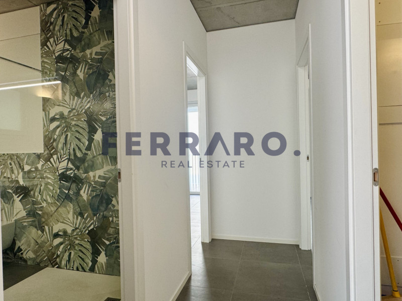 Jesolo Lido. Codice AV27. Scopri questo affascinante appartamento al piano terra con giardino lib...